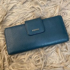 Fossil Women’s Wallet with Snap Closure